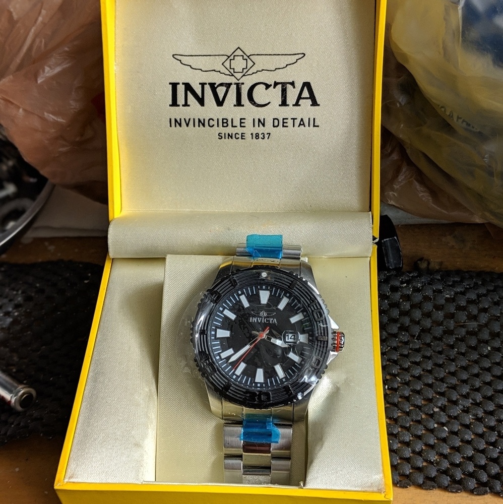 Invicta pro Diver Men's Round Black watch